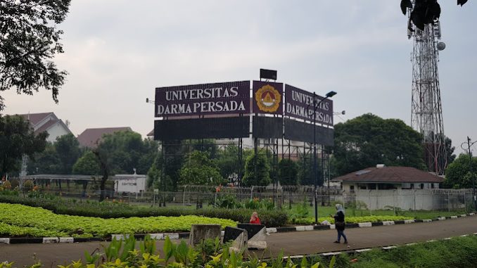 Universitas-Darma-Persada-678x381