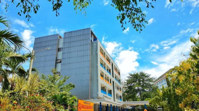 Universitas-Esa-Unggul-678x381