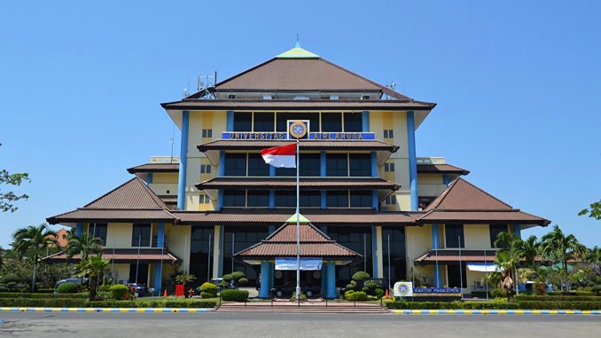 Universitas-Negeri-Surabaya-678x381