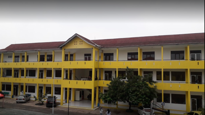 kampus_um