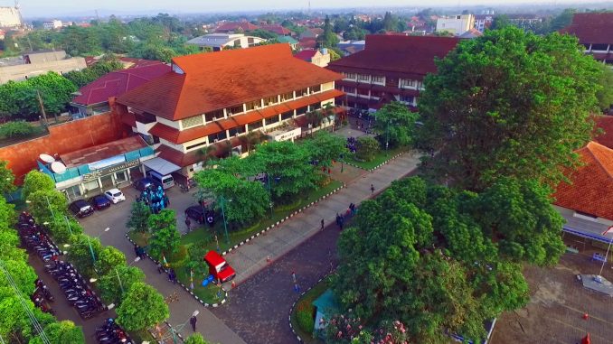 Universitas Ibn Khaldun Bogor