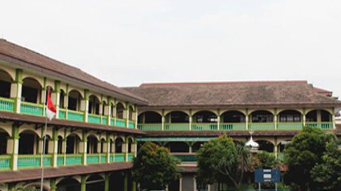 sttyuppentek_besar_home_1-678x381